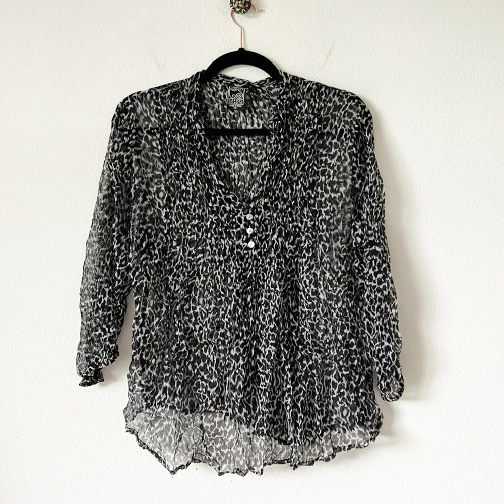 Casual Studio Blouse - Picture 13 of 15